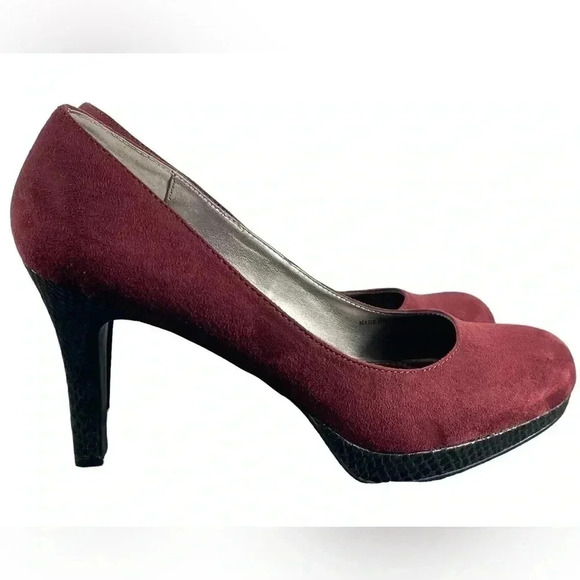 Tahari Leona Burgandy Heels Size 7.5 - Picture 4 of 9